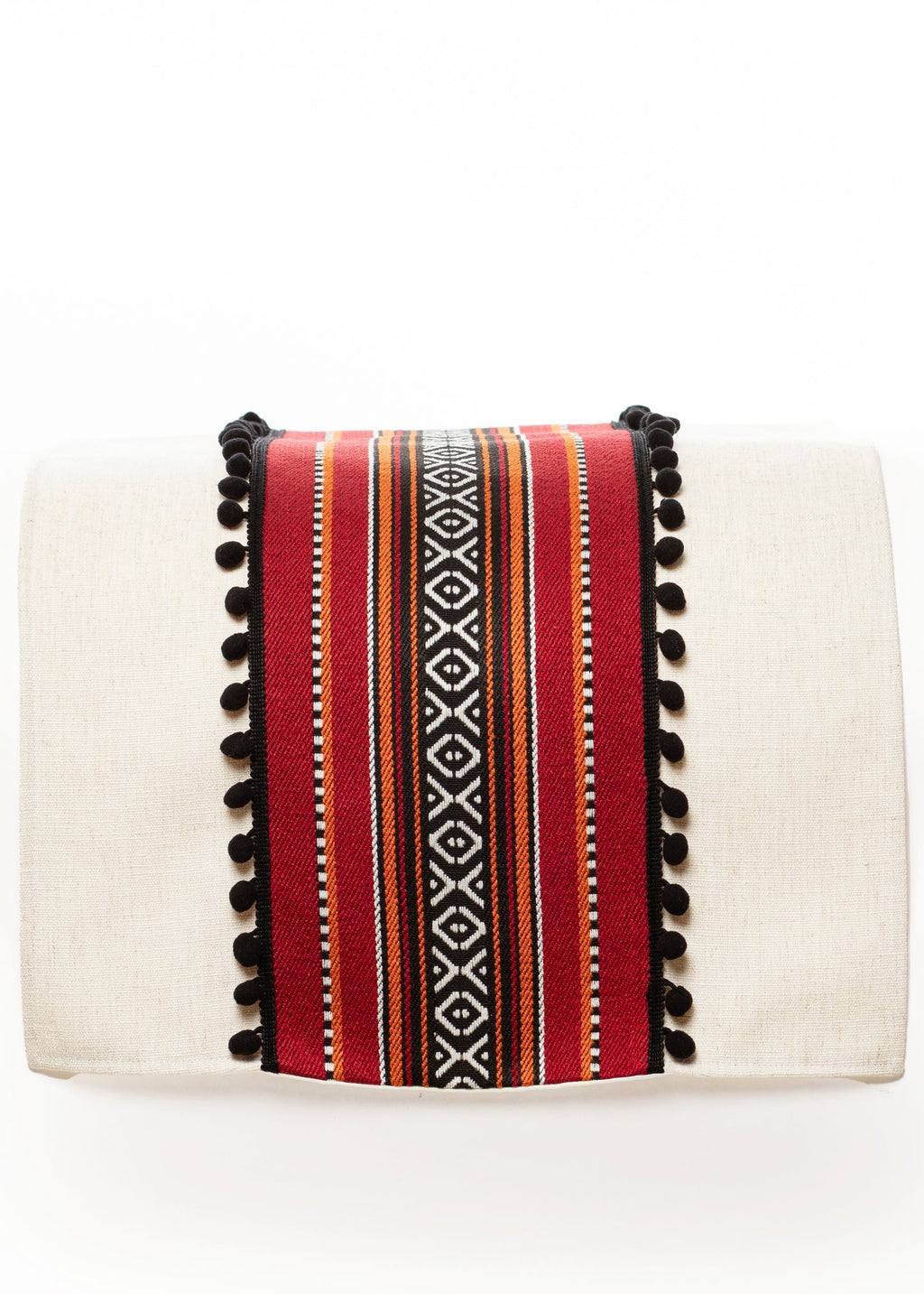 Camino de mesa con pompones