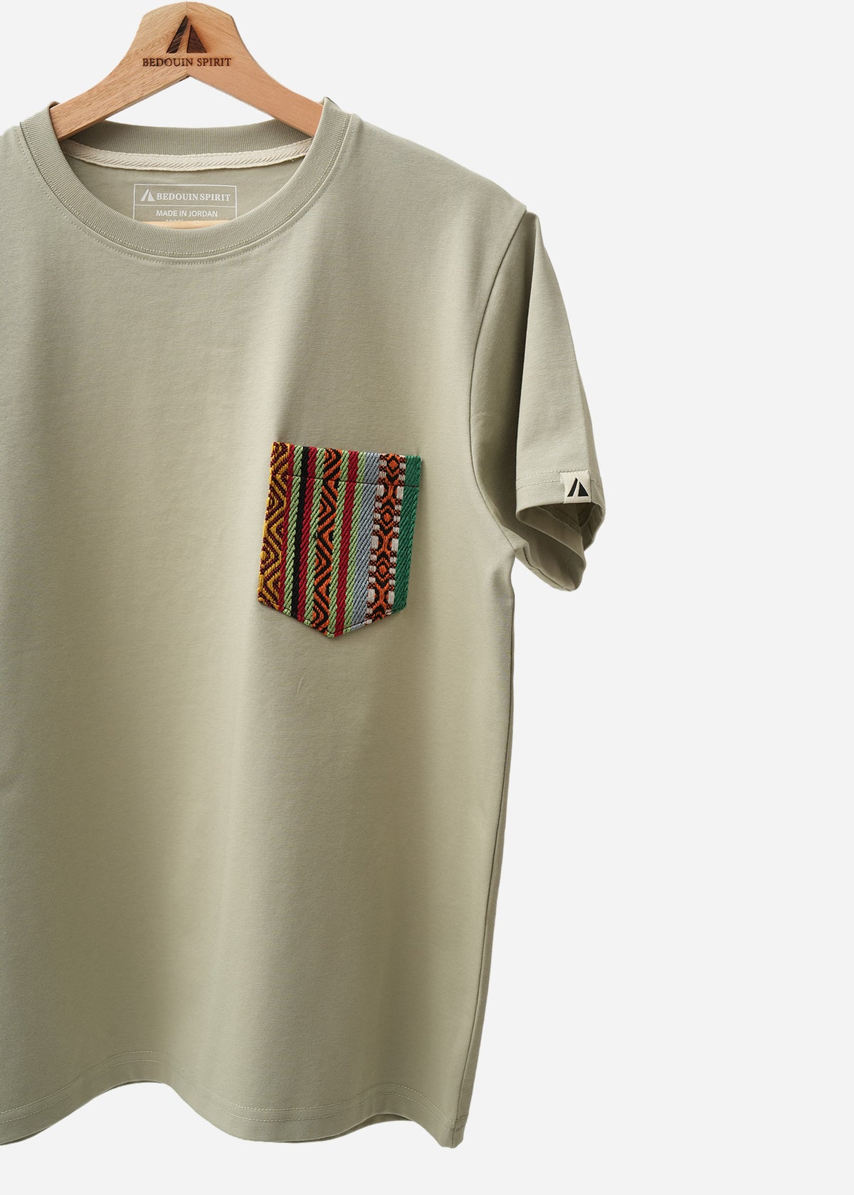 Camiseta multicolor con bolsillo
